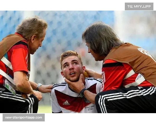 德国队战术体系变革 穆西亚拉维尔茨双核驱动攻势足球